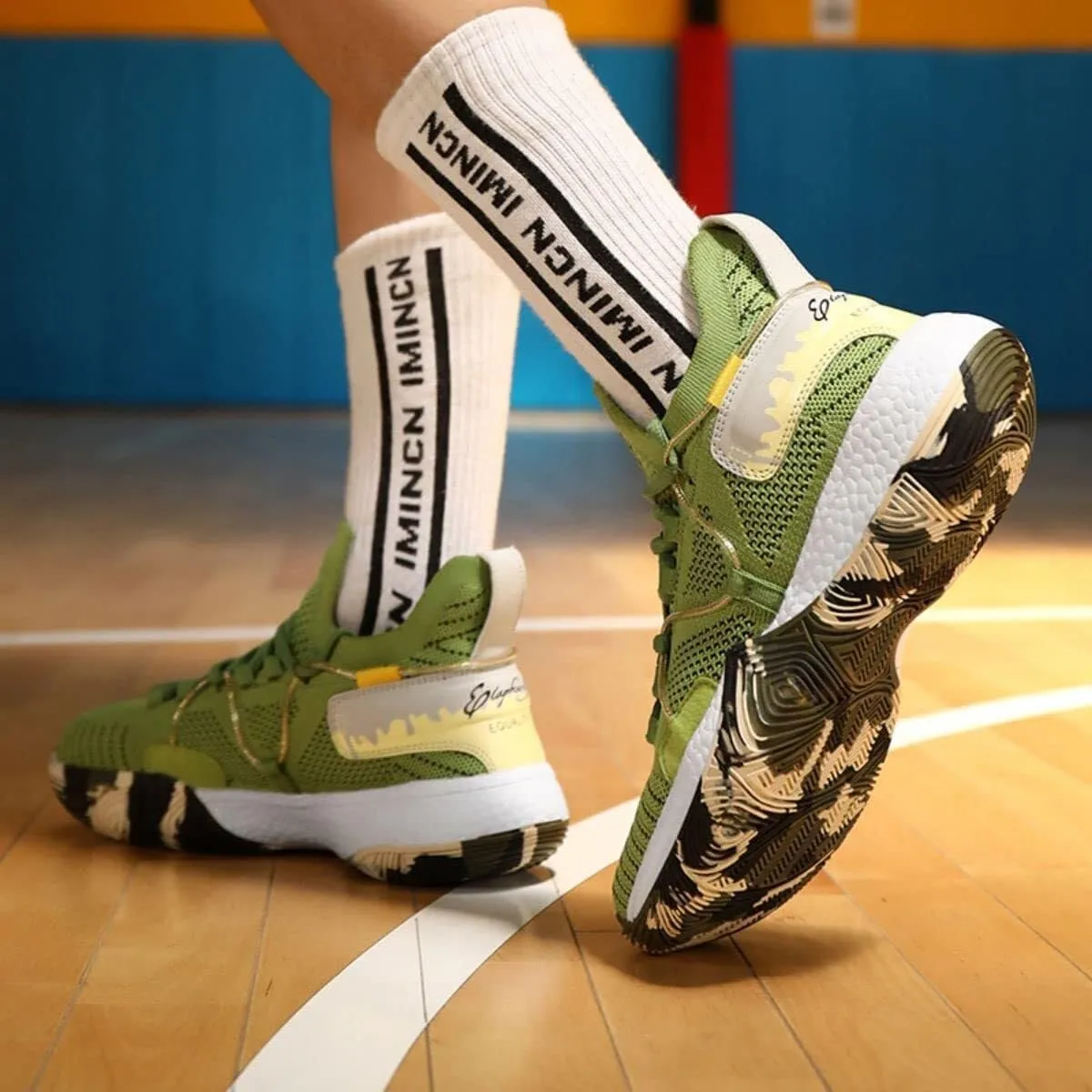 Men's Basketball Shoes with Fly Woven Mesh Breathable Straps Durable Sports Training Boots